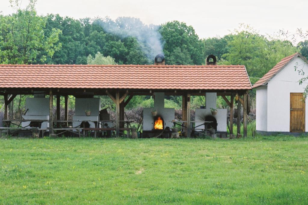 Vizimalom Kemping, Panzió és Étterem Turistvandi Exterior foto